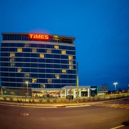 Grand Times Hotel Дръмондвил Екстериор снимка