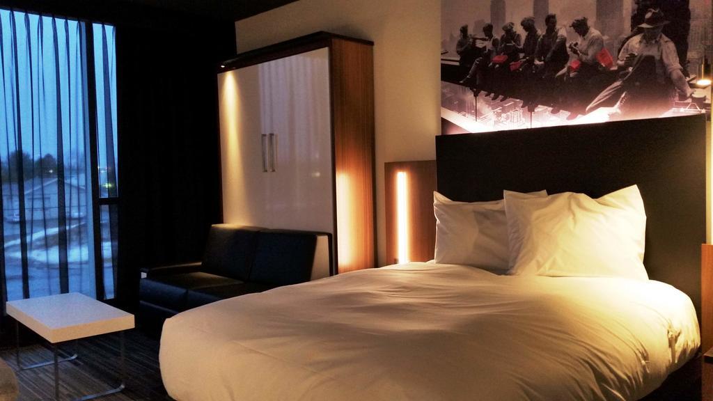 Grand Times Hotel Дръмондвил Екстериор снимка