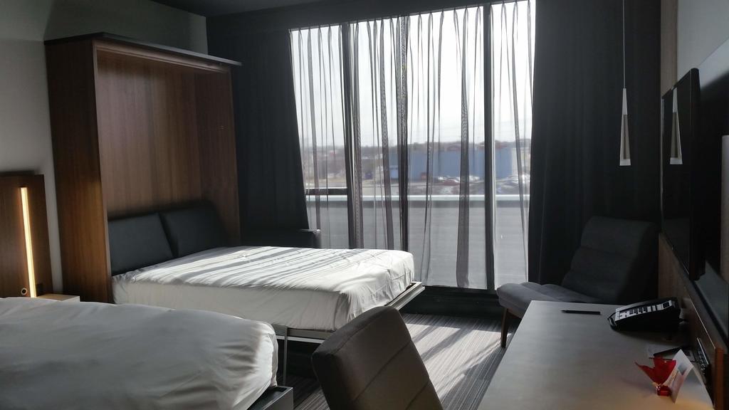 Grand Times Hotel Дръмондвил Екстериор снимка