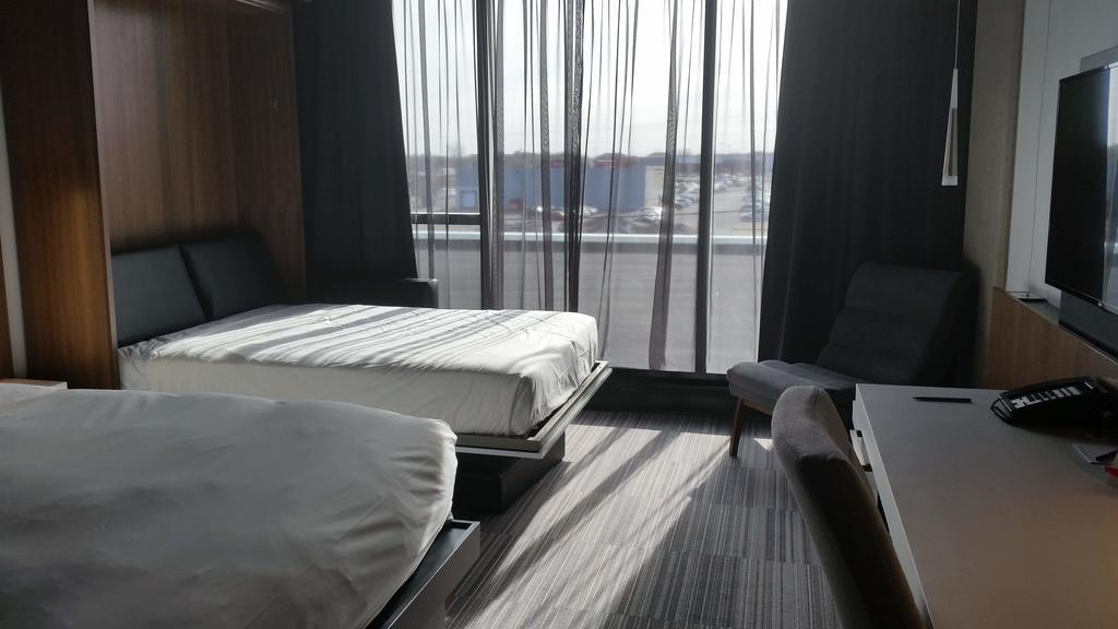 Grand Times Hotel Дръмондвил Екстериор снимка