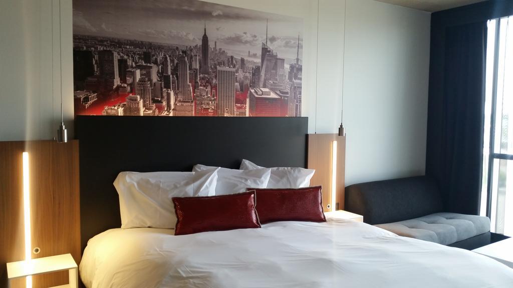 Grand Times Hotel Дръмондвил Екстериор снимка
