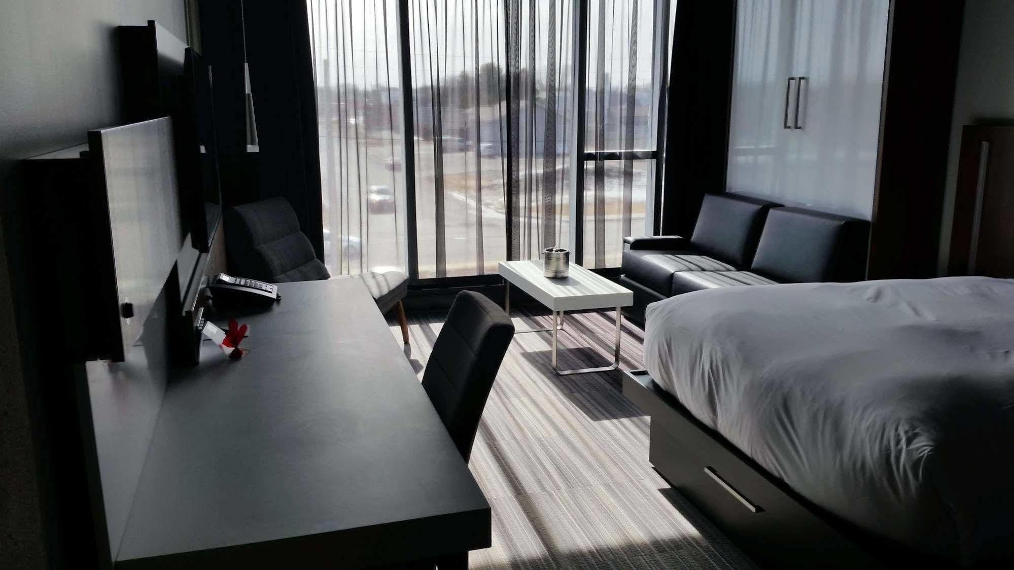 Grand Times Hotel Дръмондвил Екстериор снимка