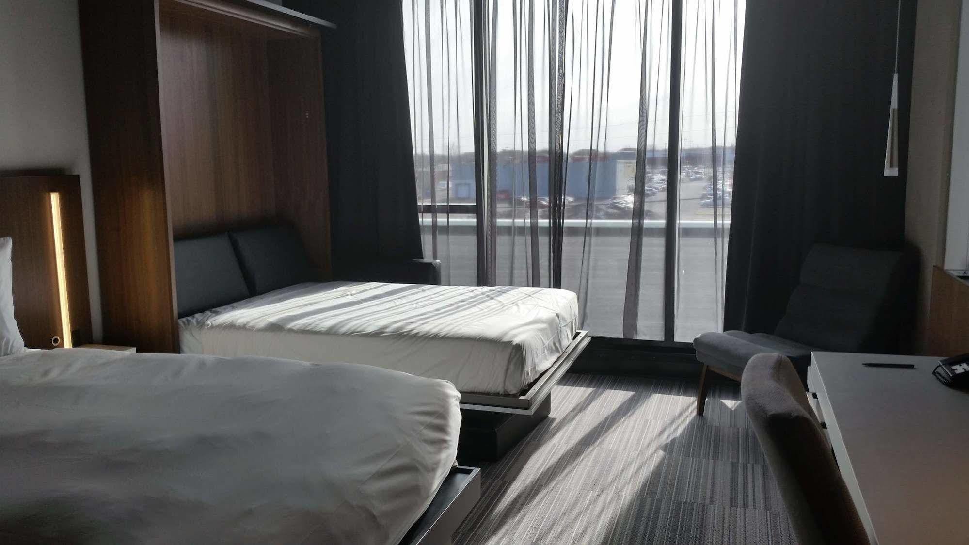 Grand Times Hotel Дръмондвил Екстериор снимка