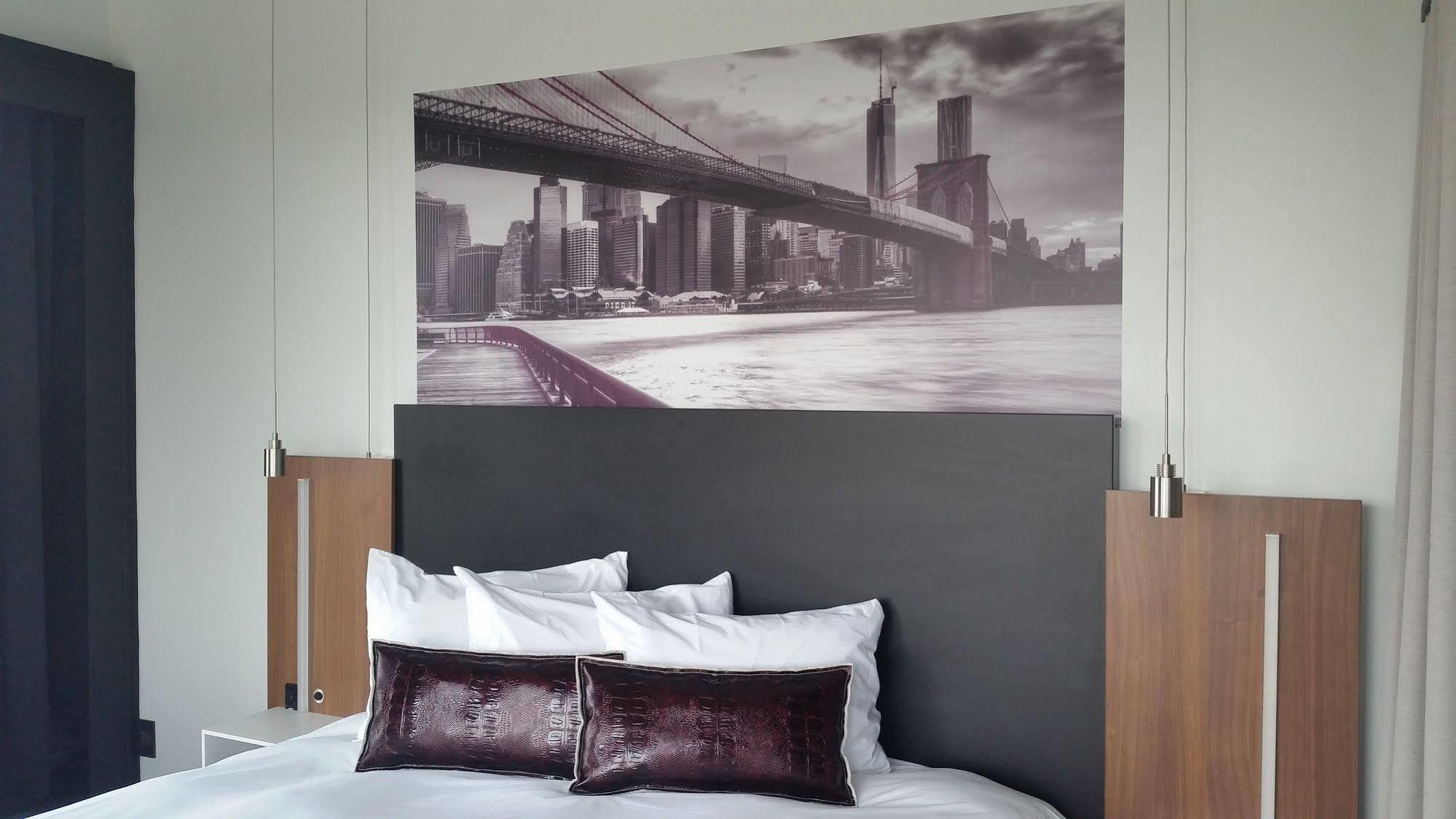 Grand Times Hotel Дръмондвил Екстериор снимка