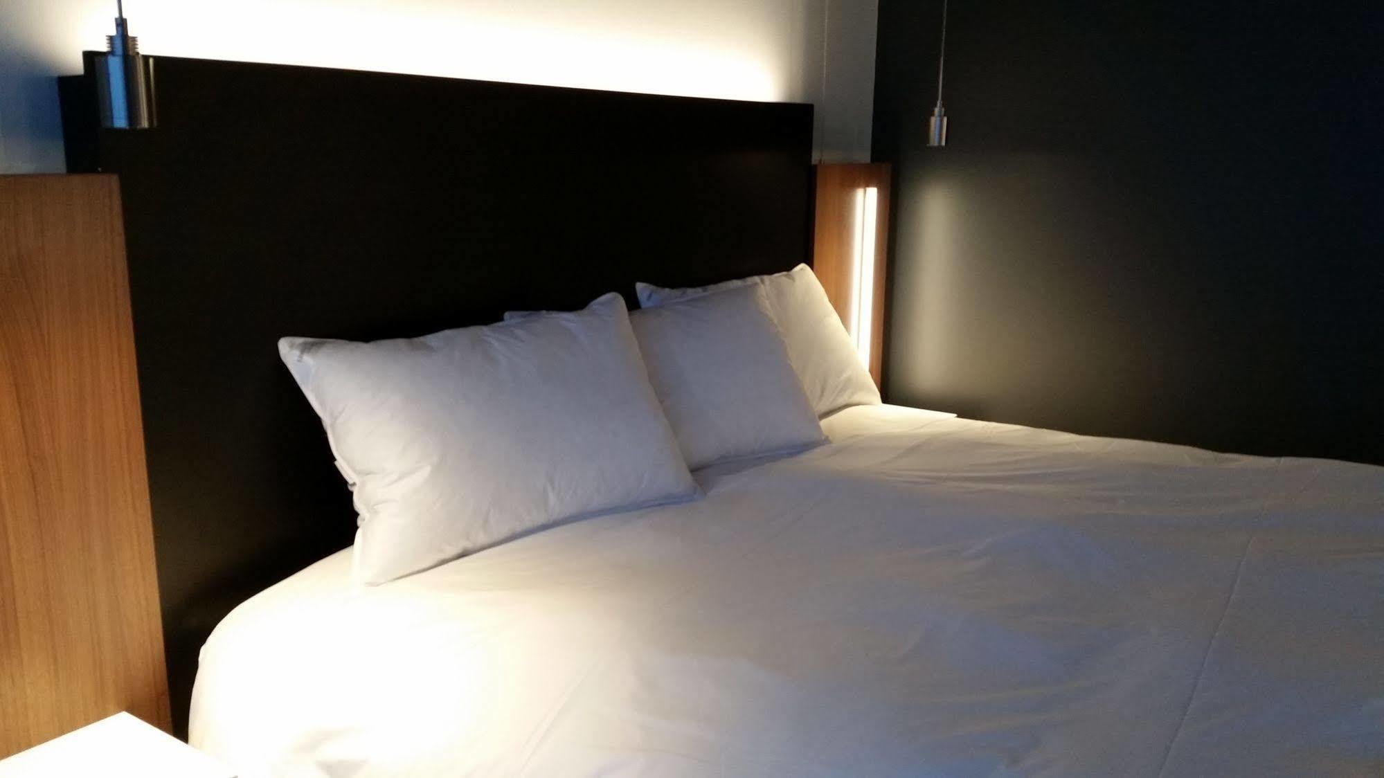 Grand Times Hotel Дръмондвил Екстериор снимка