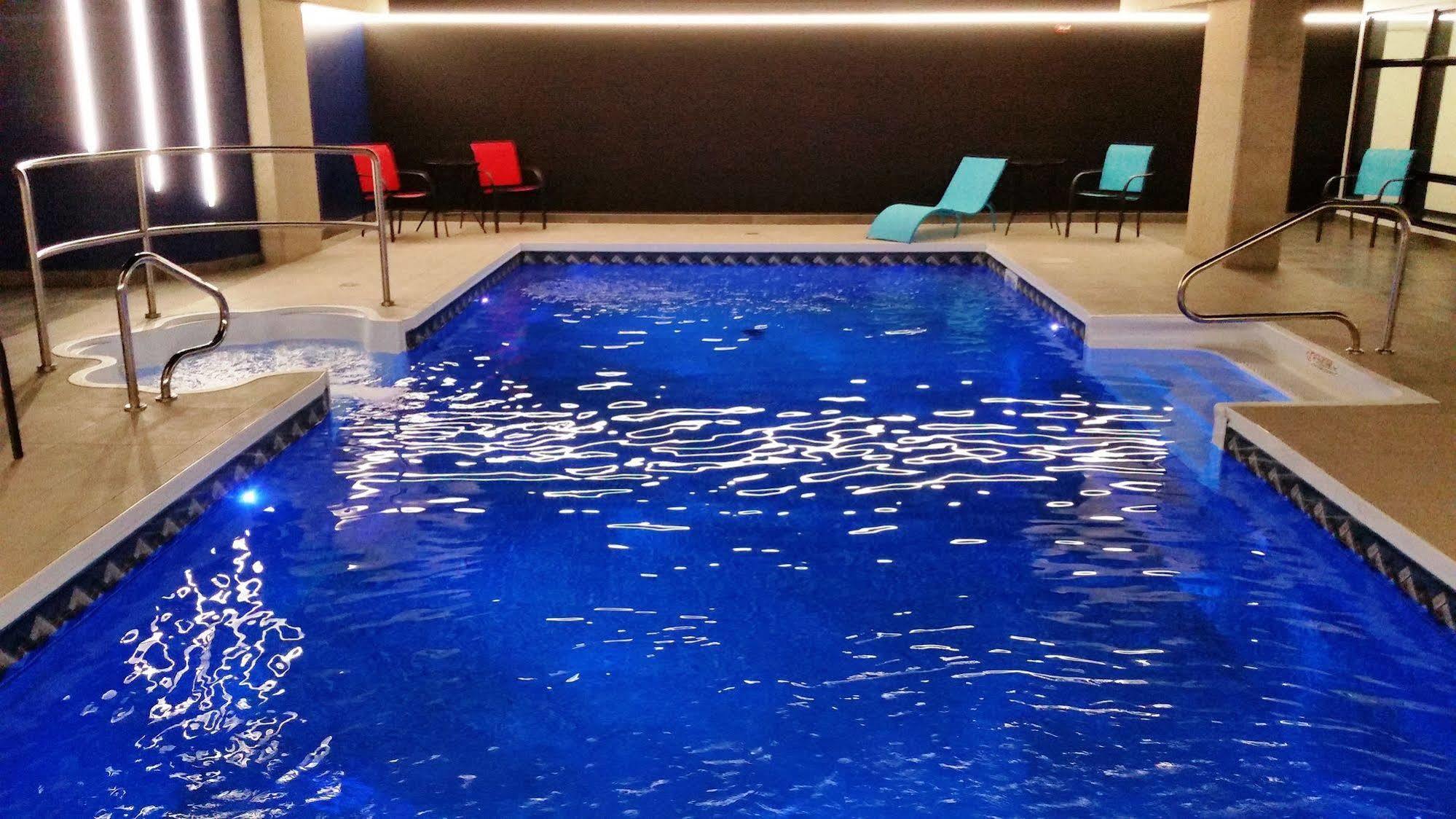 Grand Times Hotel Дръмондвил Екстериор снимка